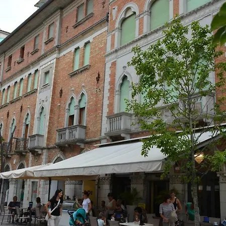 Excelsior 10 - Luxury 아파트